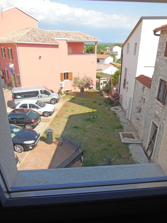 Stone House Apartments Brtonigla Exterior foto